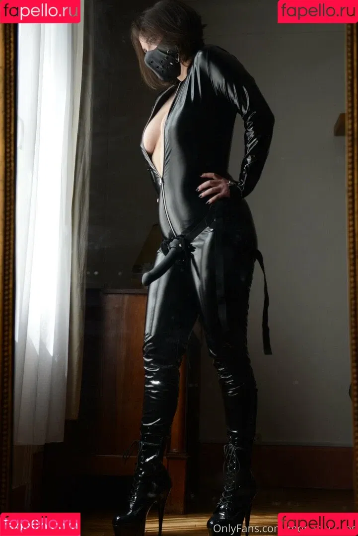 monasuccube / monasuccube_ Onlyfans Photo Gallery 