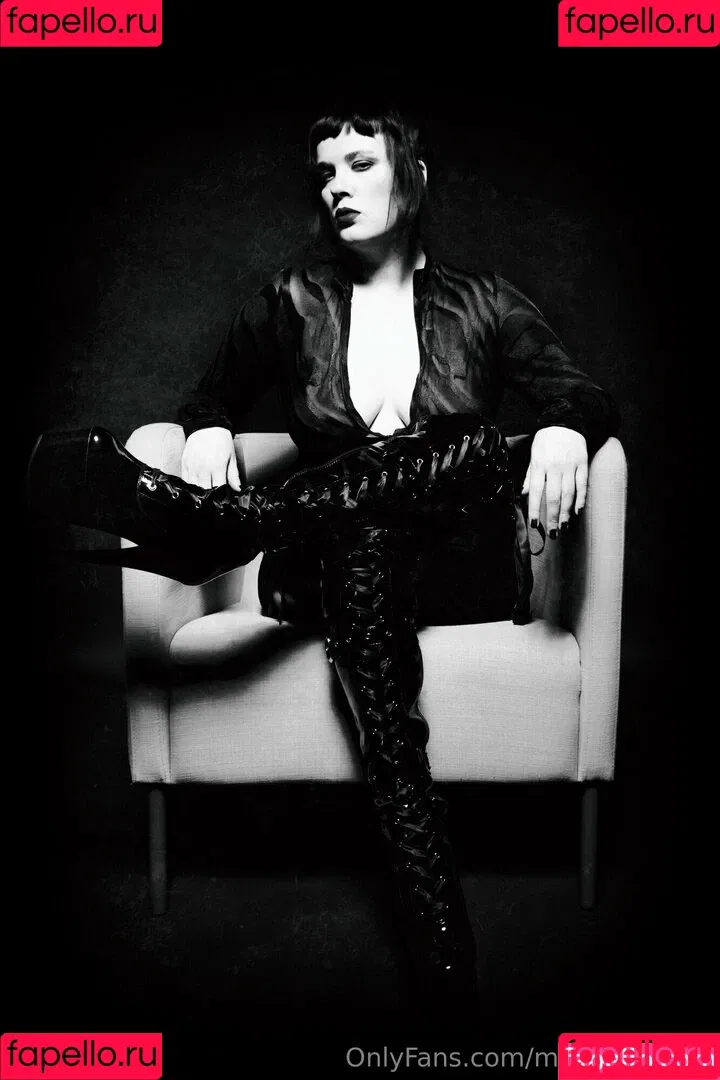 monasuccube / monasuccube_ Onlyfans Photo Gallery 