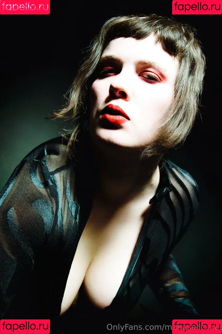 monasuccube / monasuccube_ Onlyfans Photo Gallery 