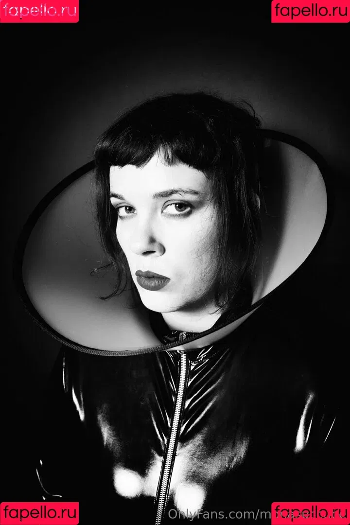 monasuccube / monasuccube_ Onlyfans Photo Gallery 