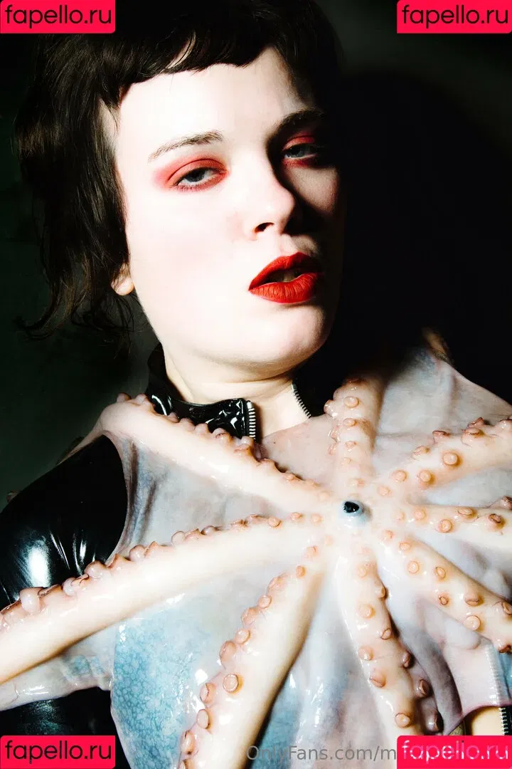 monasuccube / monasuccube_ Onlyfans Photo Gallery 