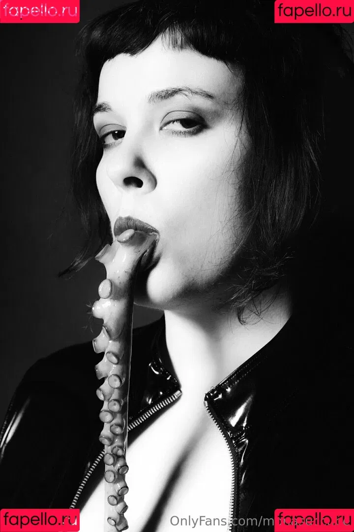 monasuccube / monasuccube_ Onlyfans Photo Gallery 