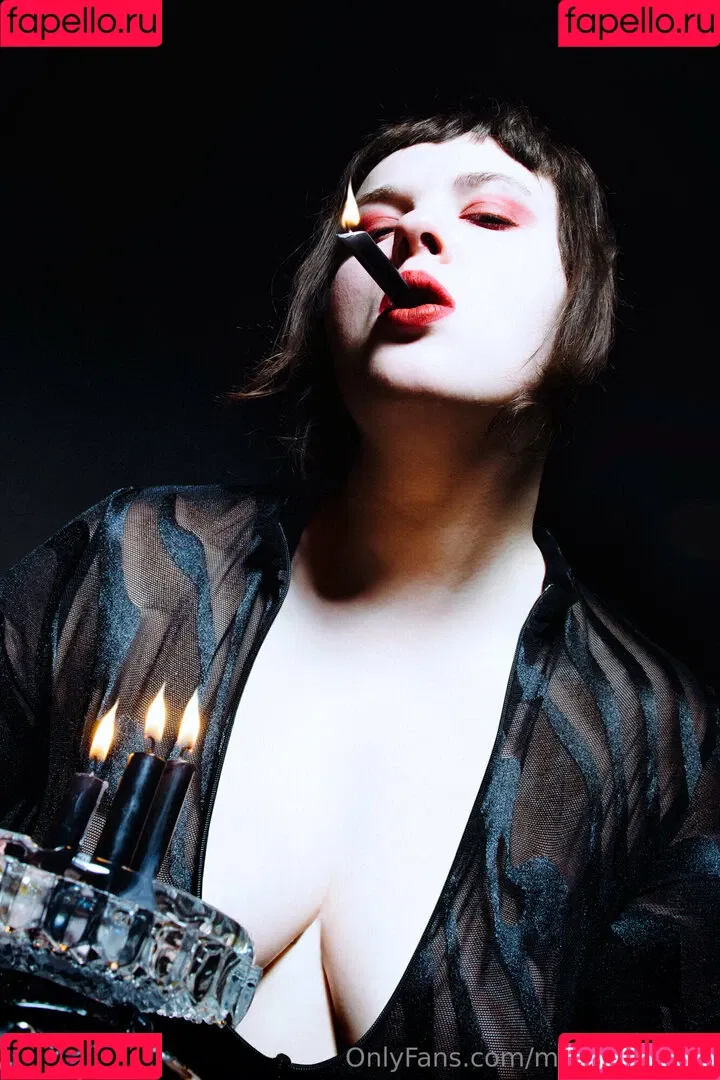 monasuccube / monasuccube_ Onlyfans Photo Gallery 