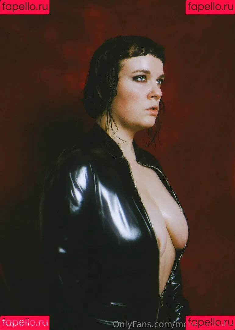 monasuccube / monasuccube_ Onlyfans Photo Gallery 