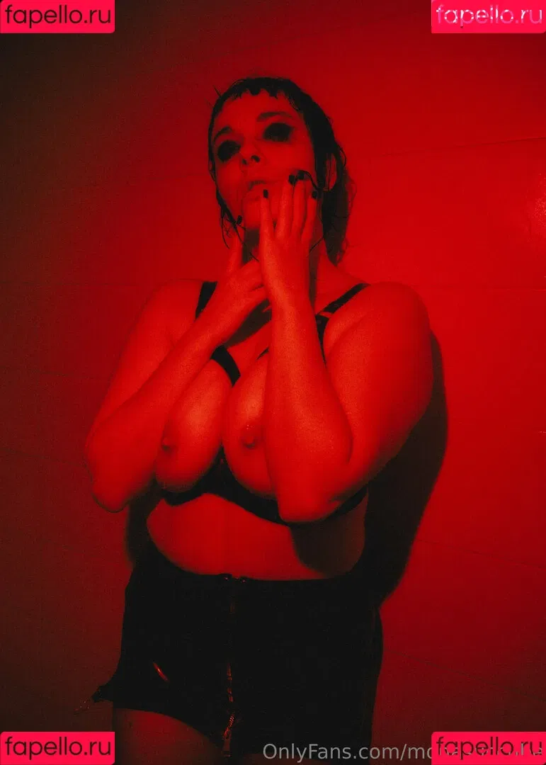 monasuccube / monasuccube_ Onlyfans Photo Gallery 