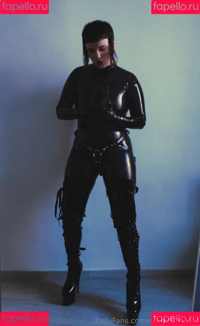 monasuccube / monasuccube_ Onlyfans Photo Gallery 