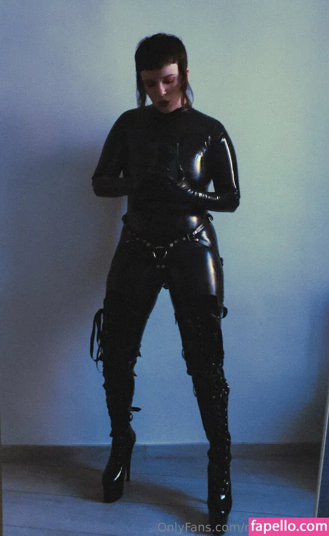 monasuccube / monasuccube_ Onlyfans Photo Gallery 