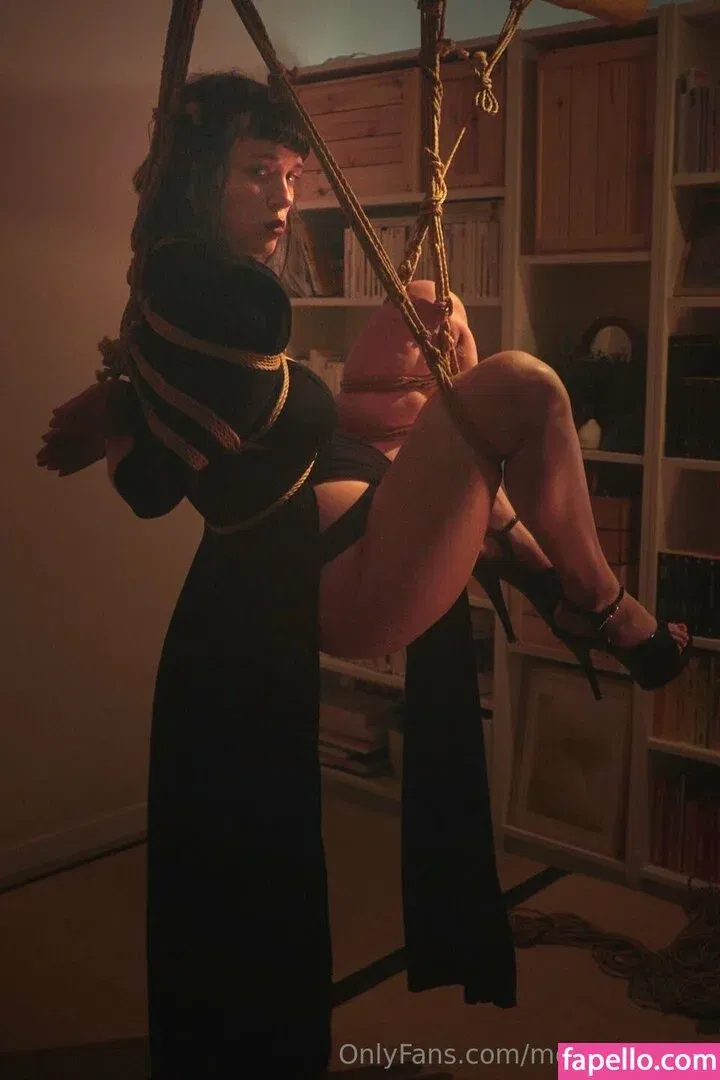 monasuccube / monasuccube_ Onlyfans Photo Gallery 