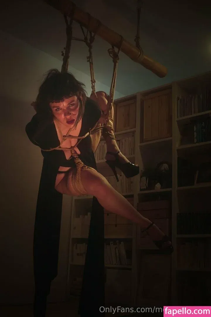 monasuccube / monasuccube_ Onlyfans Photo Gallery 