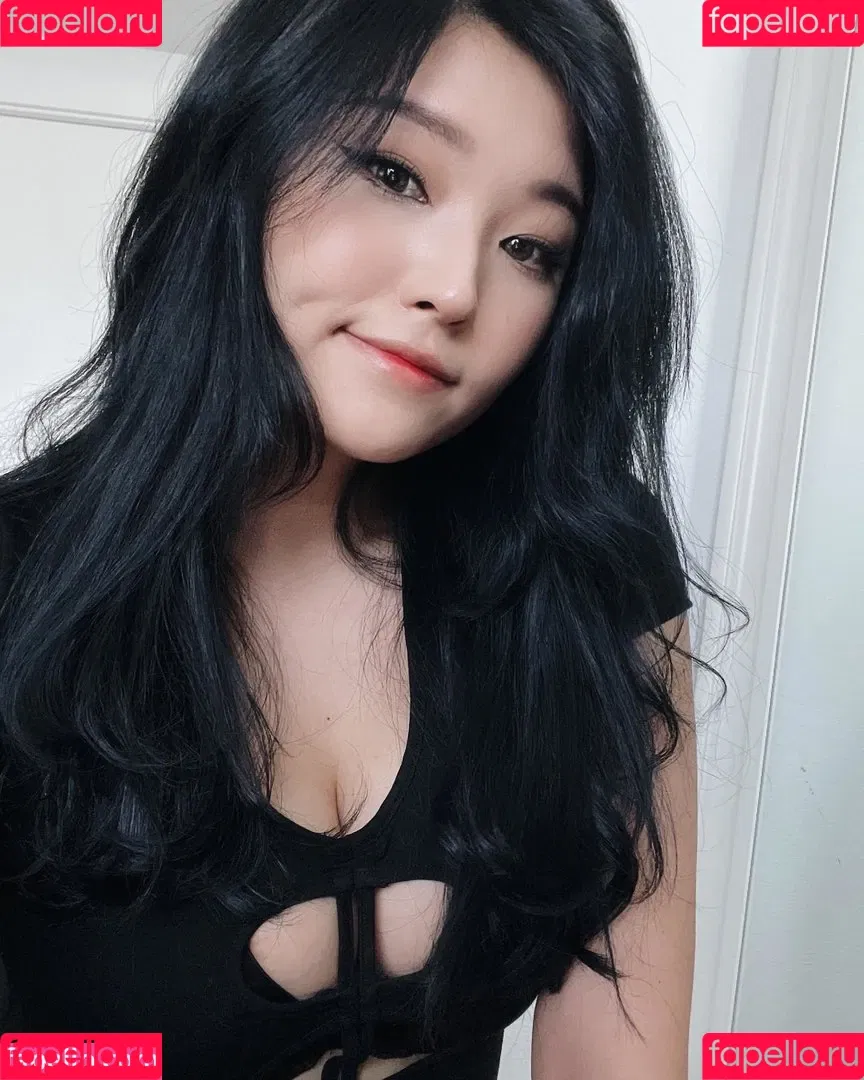 Aikuros / Hyoon Onlyfans Photo Gallery 