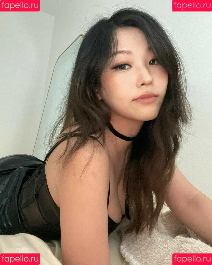 Aikuros / Hyoon Onlyfans Photo Gallery 