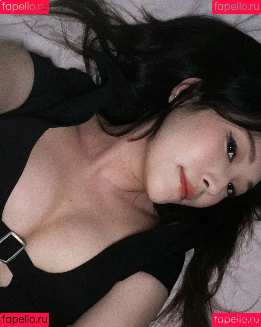 Aikuros / Hyoon Onlyfans Photo Gallery 
