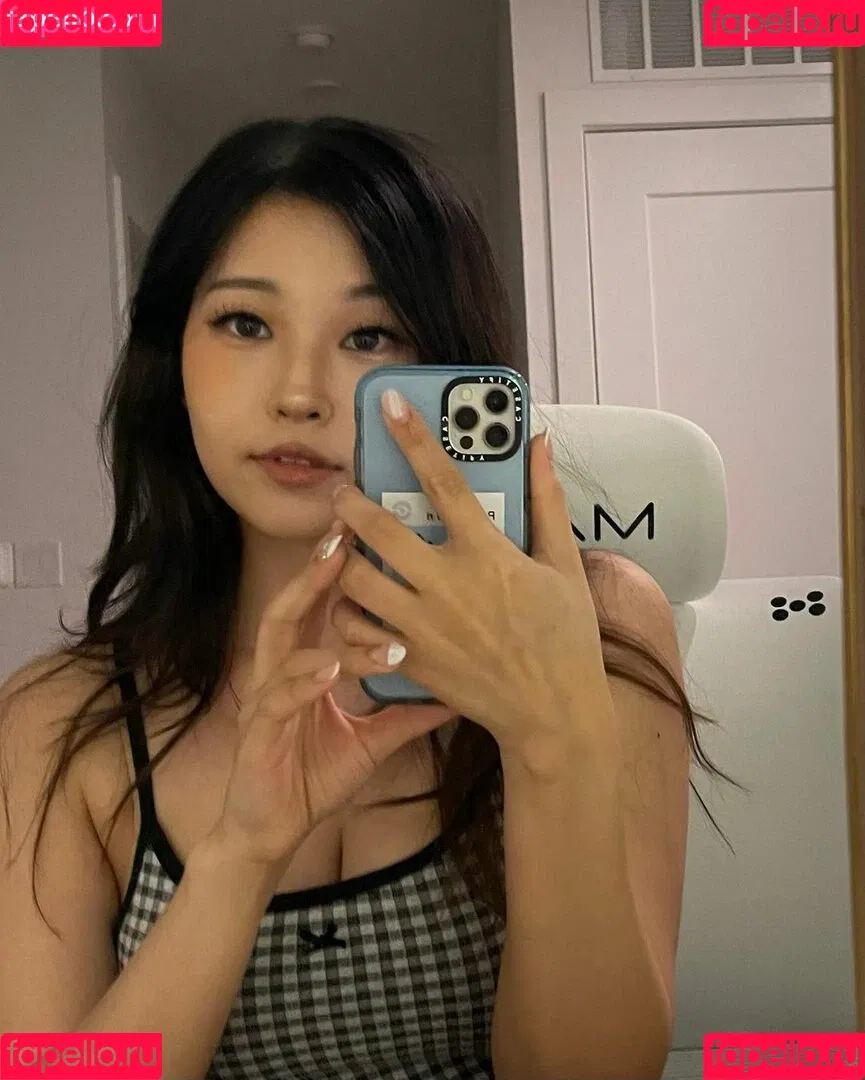 Aikuros / Hyoon Onlyfans Photo Gallery 