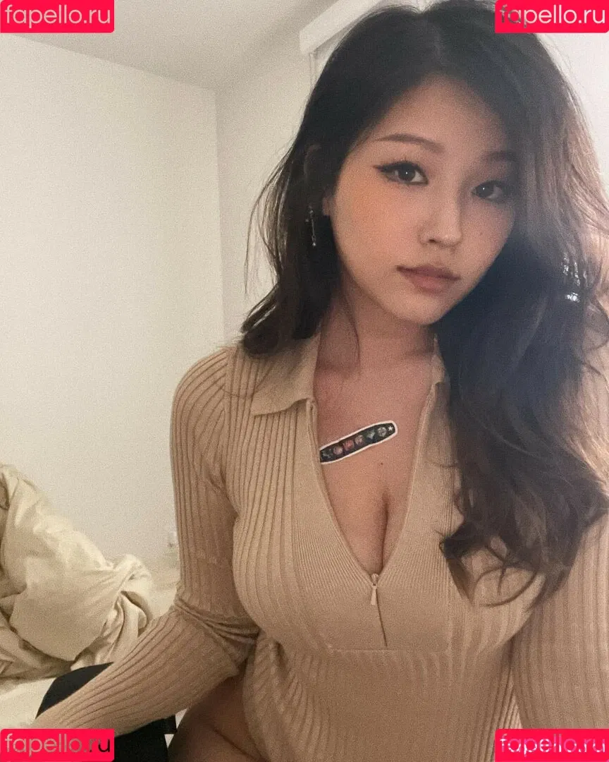 Aikuros / Hyoon Onlyfans Photo Gallery 