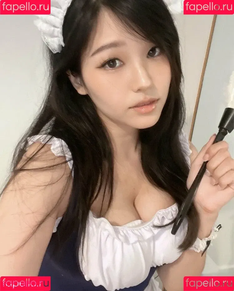 Aikuros / Hyoon Onlyfans Photo Gallery 