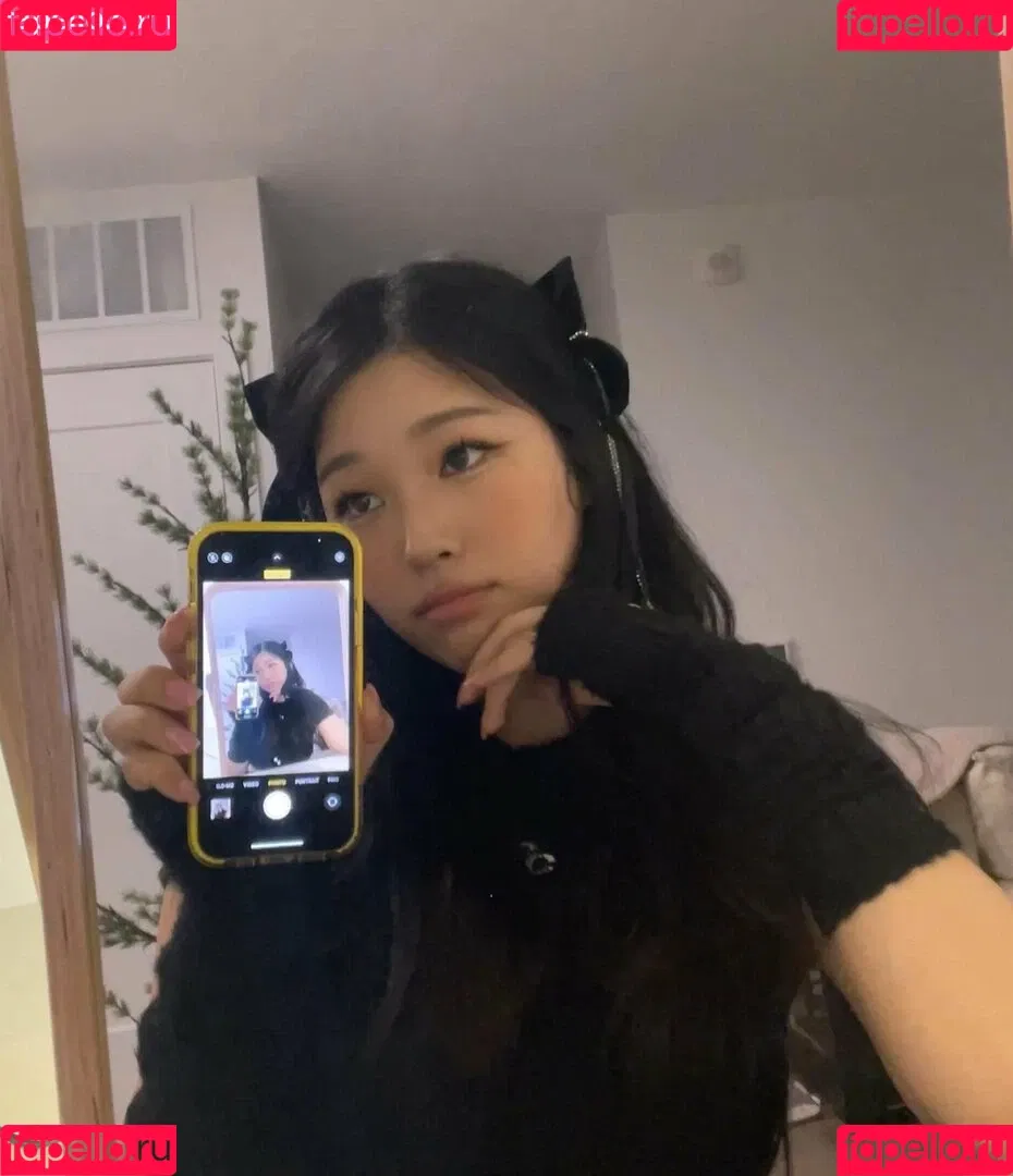 Aikuros / Hyoon Onlyfans Photo Gallery 