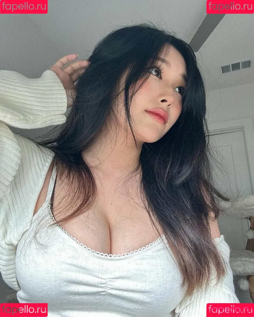Aikuros / Hyoon Onlyfans Photo Gallery 