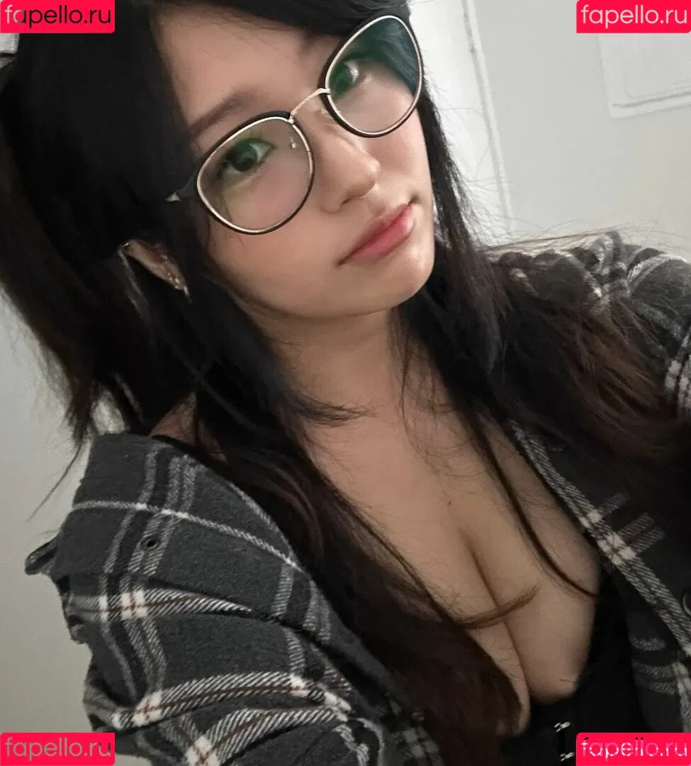 Aikuros / Hyoon Onlyfans Photo Gallery 