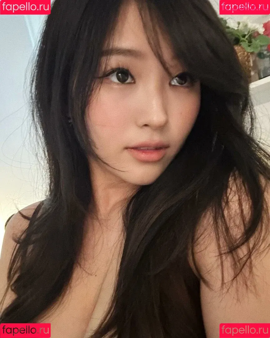 Aikuros / Hyoon Onlyfans Photo Gallery 