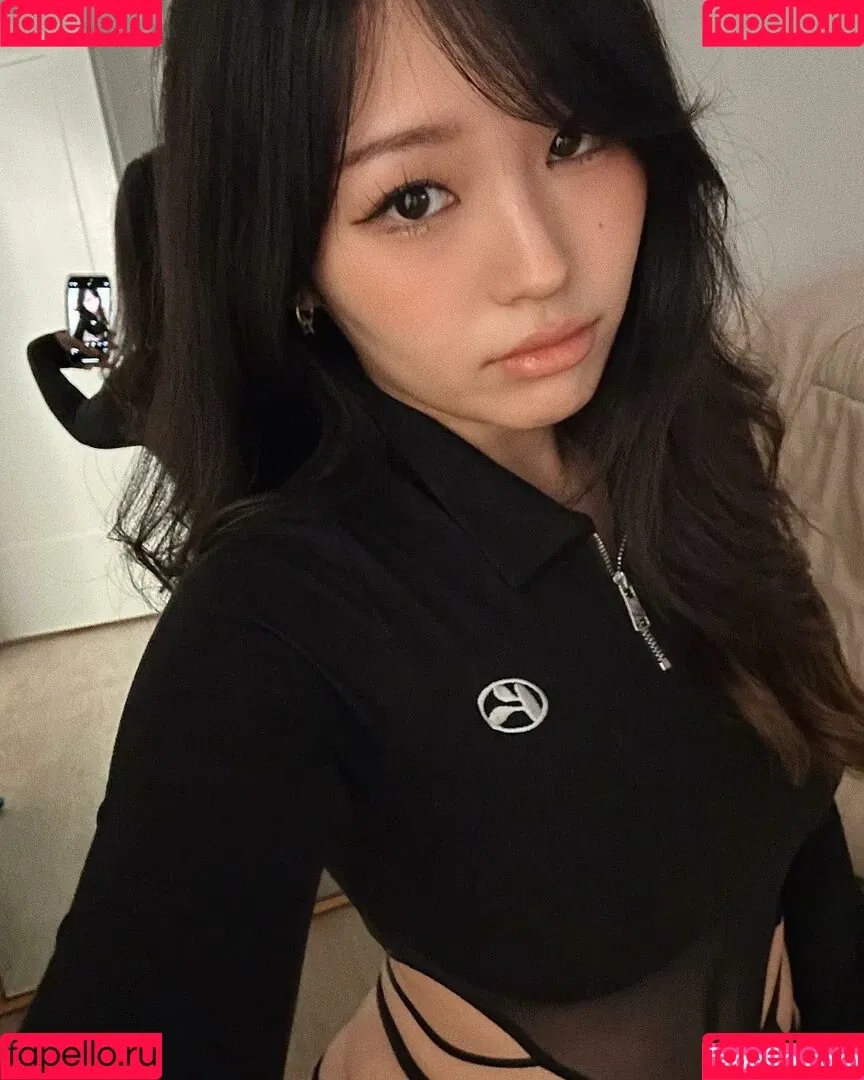 Aikuros / Hyoon Onlyfans Photo Gallery 