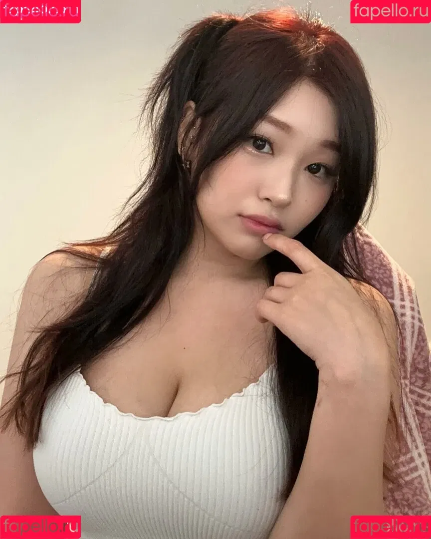 Aikuros / Hyoon Onlyfans Photo Gallery 