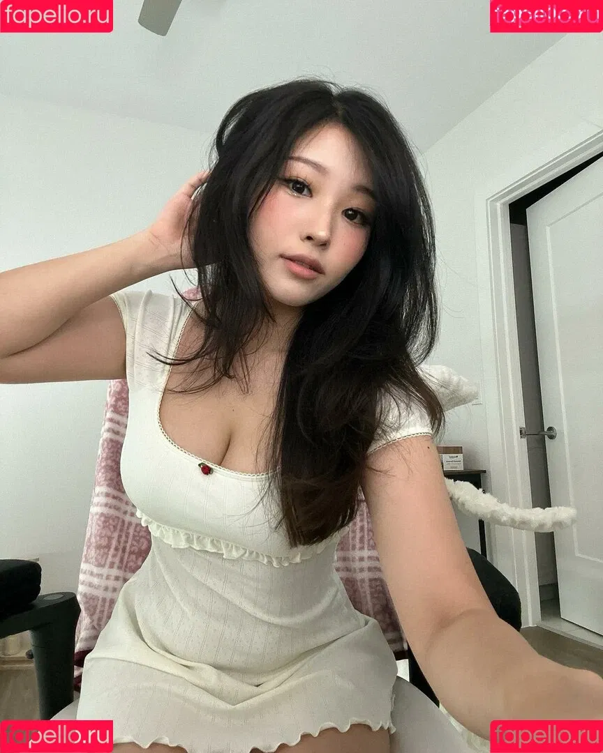 Aikuros / Hyoon Onlyfans Photo Gallery 