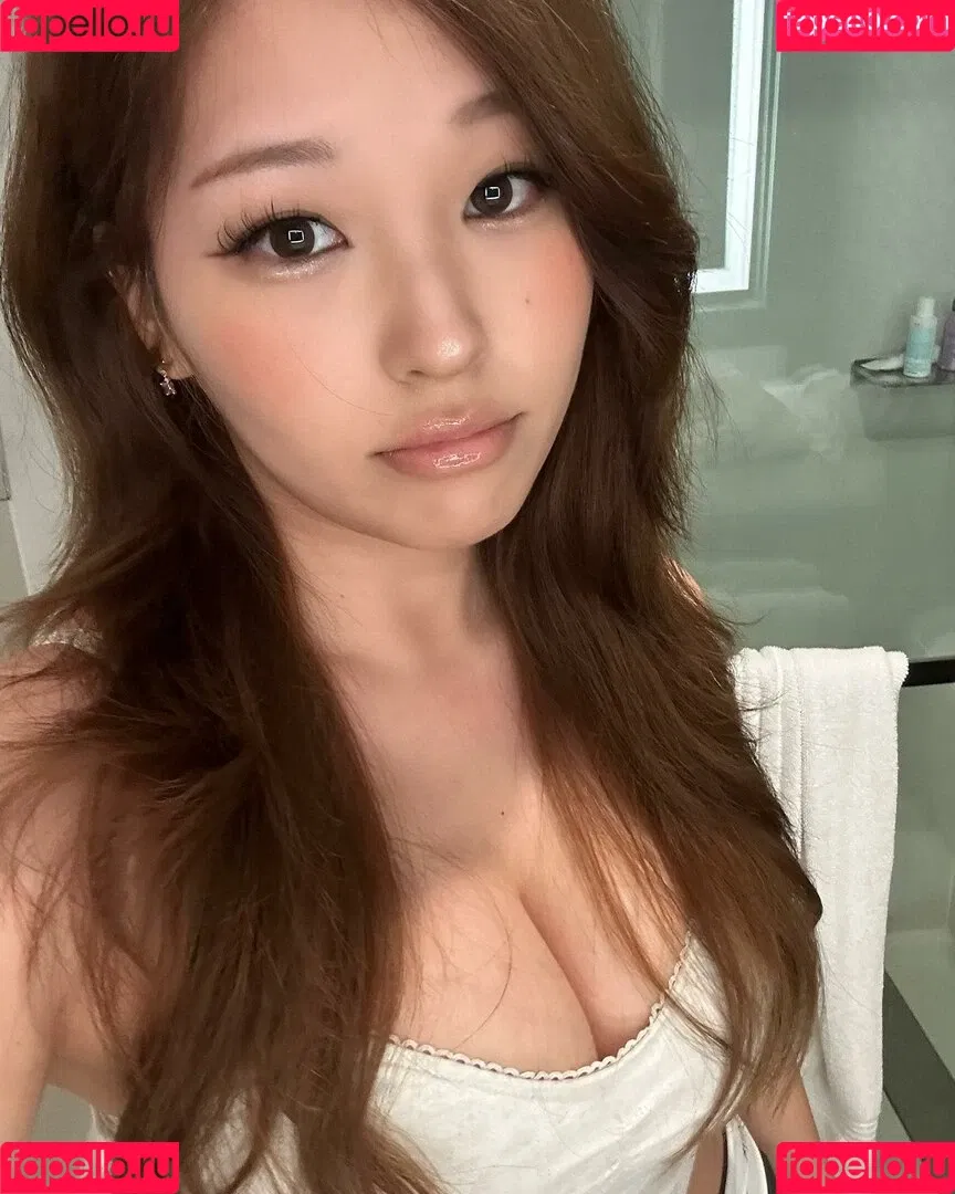 Aikuros / Hyoon Onlyfans Photo Gallery 