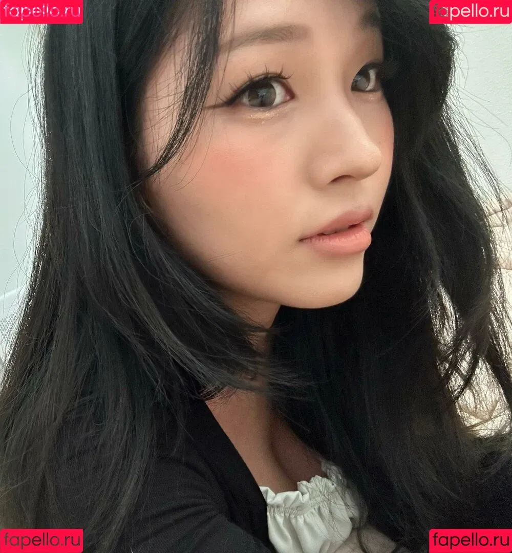 Aikuros / Hyoon Onlyfans Photo Gallery 