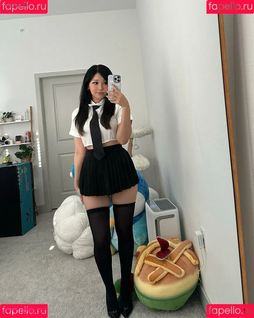 Aikuros / Hyoon Onlyfans Photo Gallery 