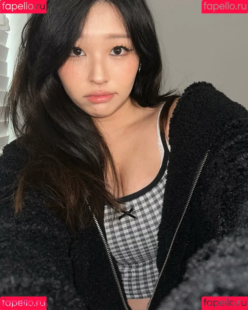 Aikuros / Hyoon Onlyfans Photo Gallery 