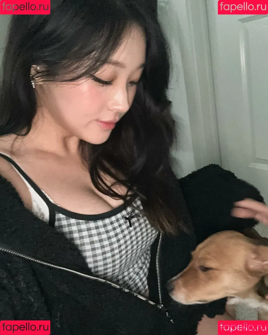 Aikuros / Hyoon Onlyfans Photo Gallery 