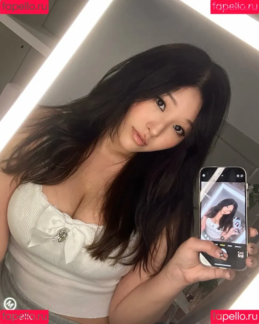 Aikuros / Hyoon Onlyfans Photo Gallery 