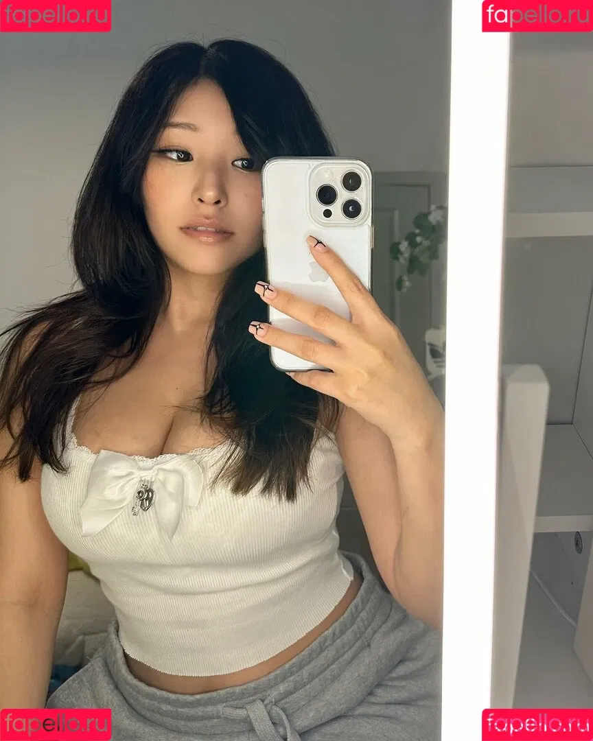 Aikuros / Hyoon Onlyfans Photo Gallery 