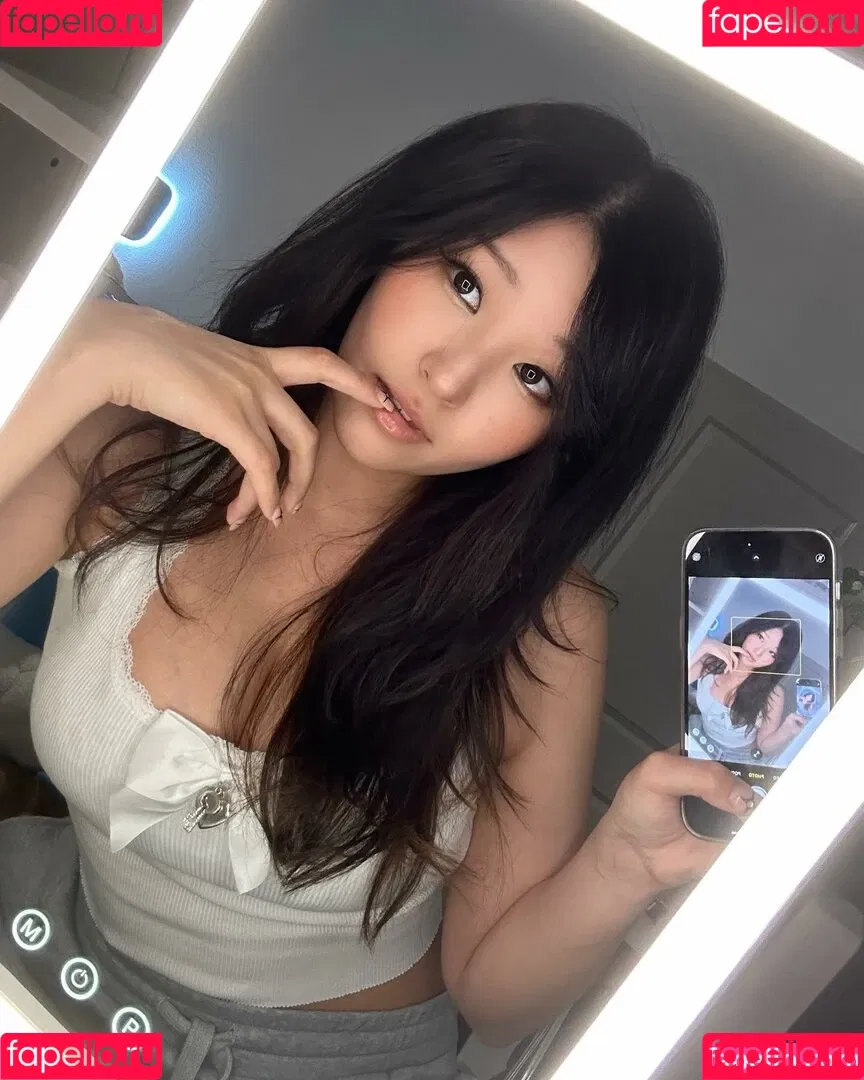 Aikuros / Hyoon Onlyfans Photo Gallery 