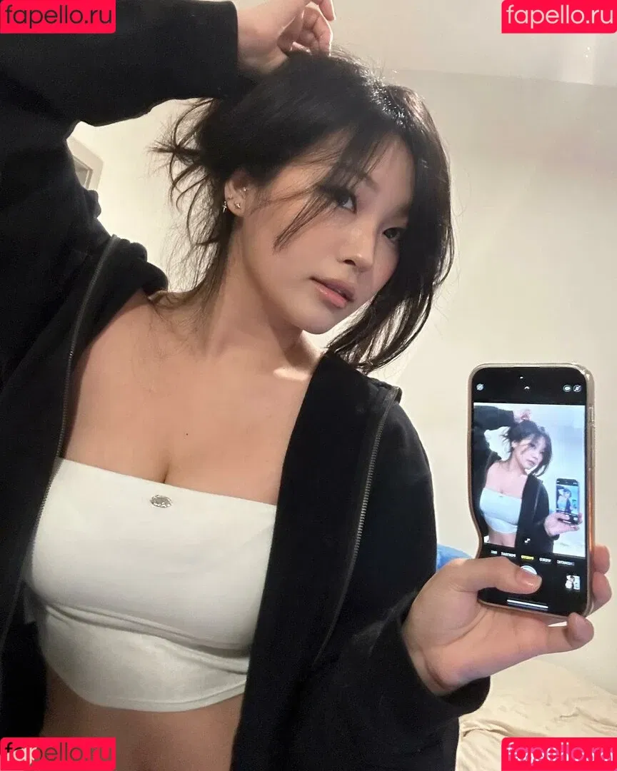 Aikuros / Hyoon Onlyfans Photo Gallery 