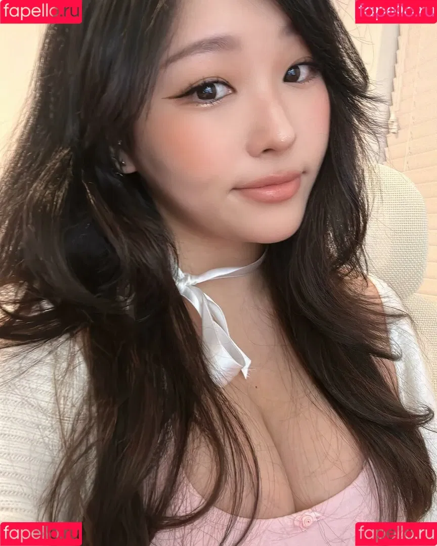 Aikuros / Hyoon Onlyfans Photo Gallery 