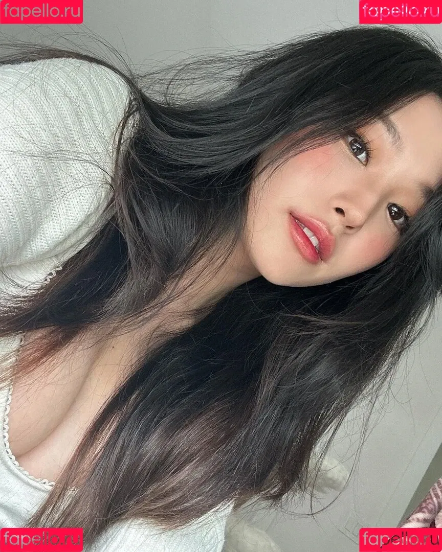 Aikuros / Hyoon Onlyfans Photo Gallery 