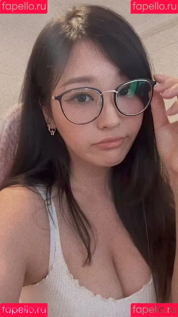 Aikuros / Hyoon Onlyfans Photo Gallery 