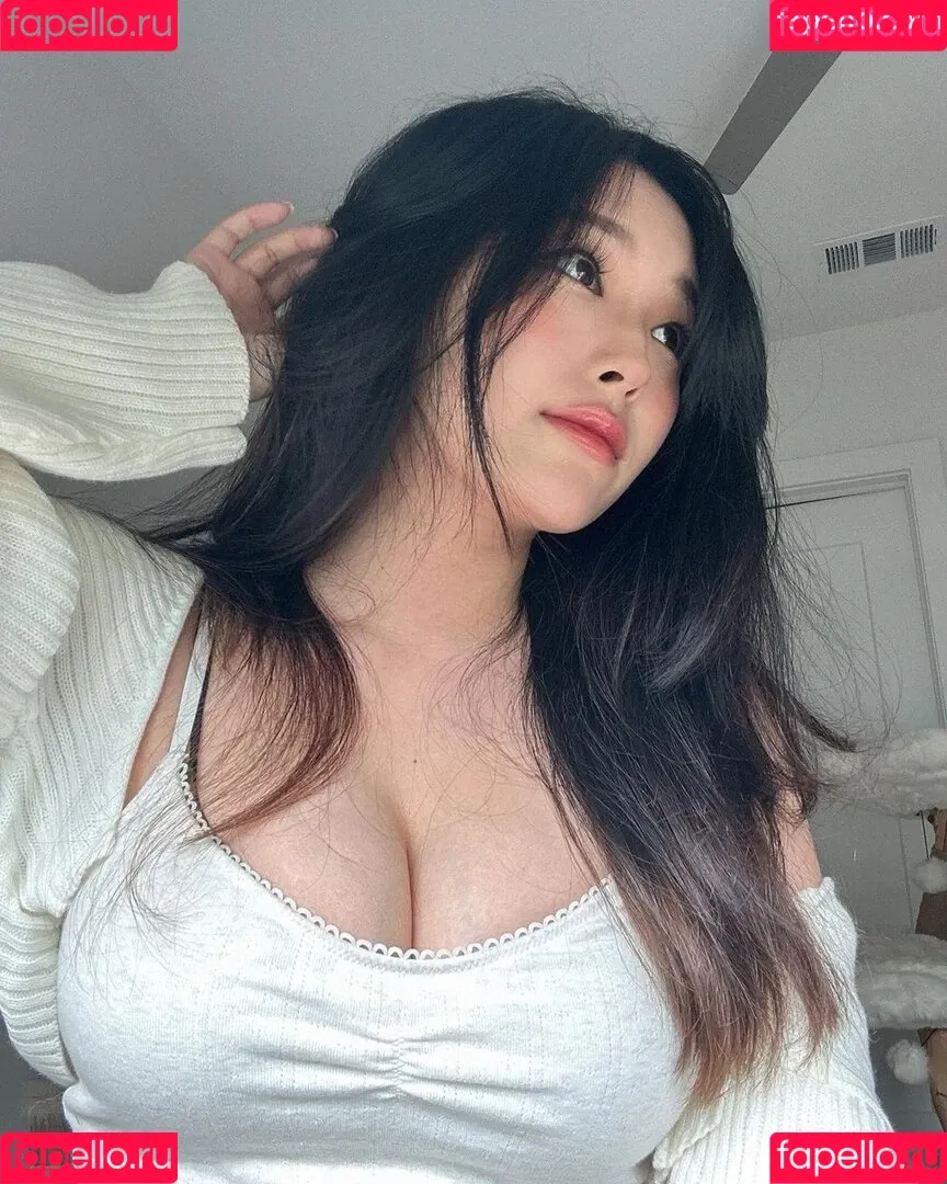 Aikuros / Hyoon Onlyfans Photo Gallery 