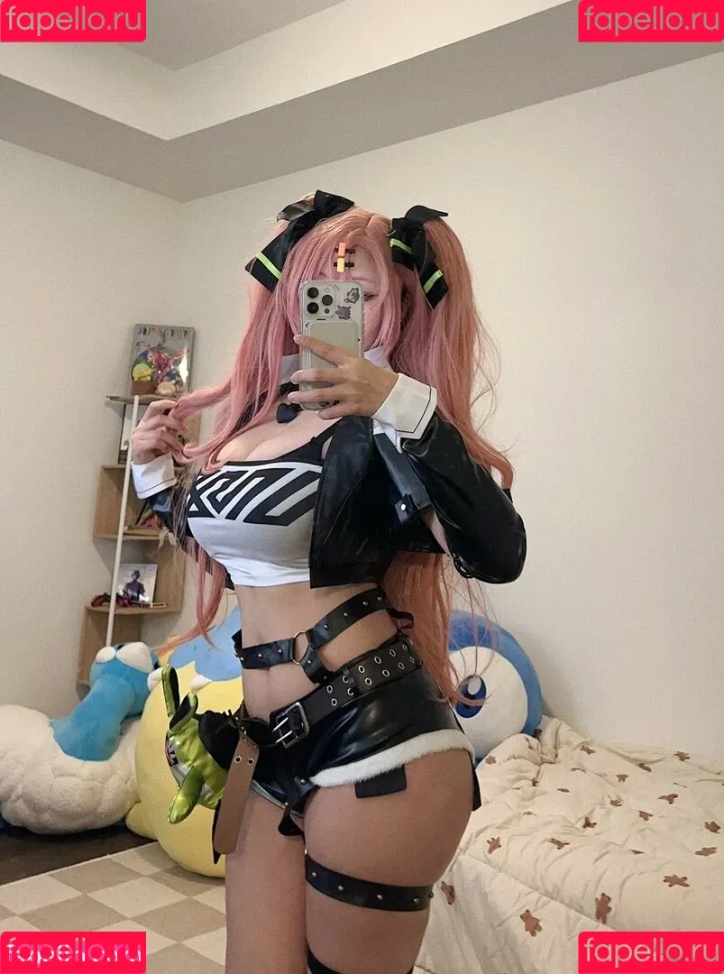 Aikuros / Hyoon Onlyfans Photo Gallery 