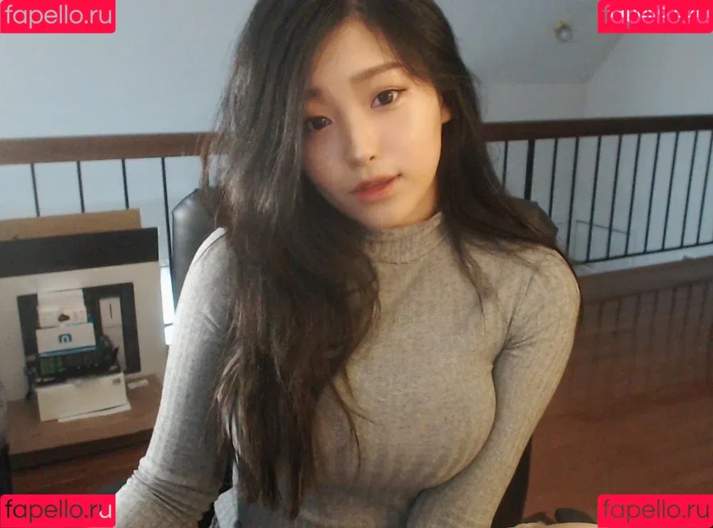 Aikuros / Hyoon Onlyfans Photo Gallery 