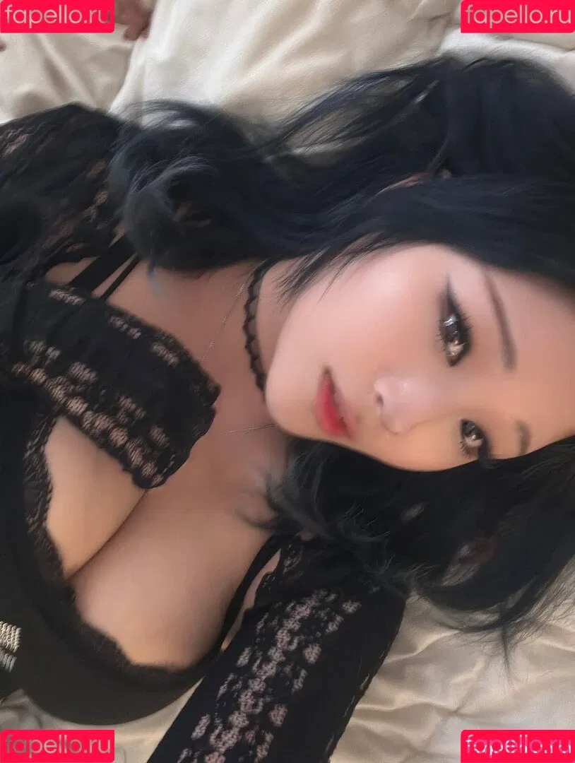 Aikuros / Hyoon Onlyfans Photo Gallery 