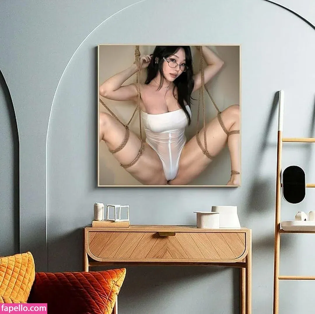 Aikuros / Hyoon Onlyfans Photo Gallery 