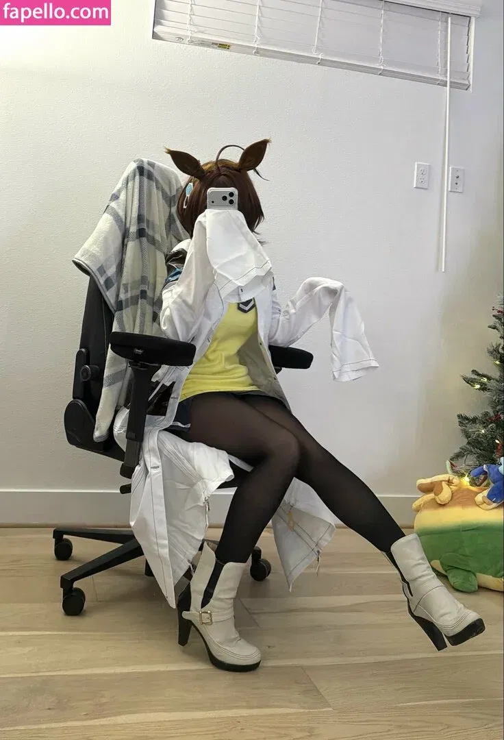 Aikuros / Hyoon Onlyfans Photo Gallery 