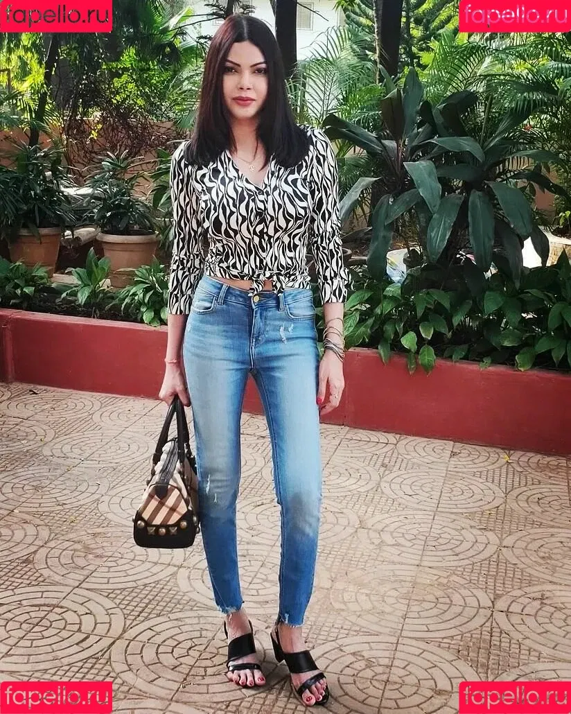 Sherlyn Chopra / SherlynChopra / _sherlynchopra_ / officialsherlynchopra Onlyfans Photo Gallery 