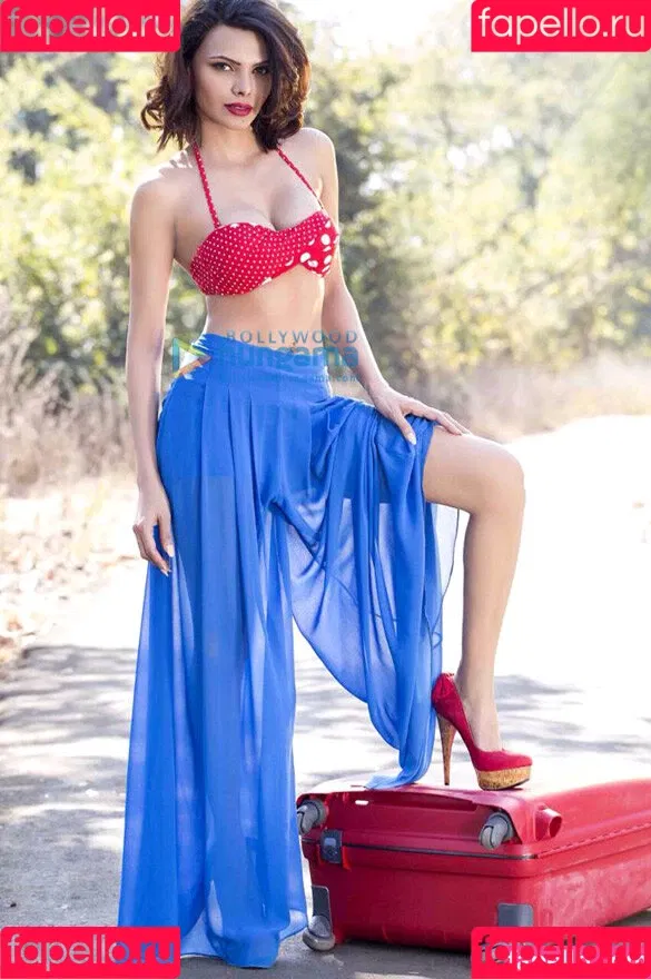 Sherlyn Chopra / SherlynChopra / _sherlynchopra_ / officialsherlynchopra Onlyfans Photo Gallery 