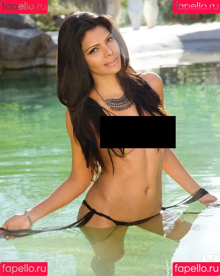 Sherlyn Chopra / SherlynChopra / _sherlynchopra_ / officialsherlynchopra Onlyfans Photo Gallery 