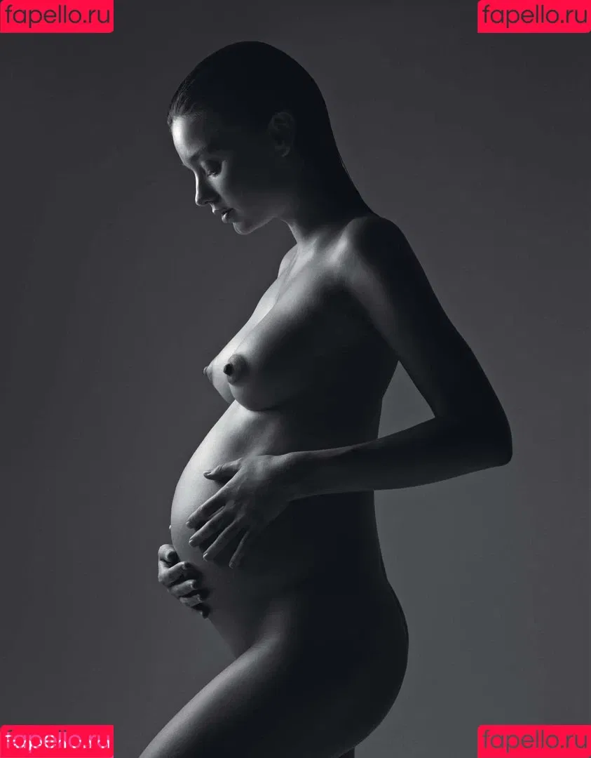 Miranda Kerr / mirandakerr / tsmirandakerr Onlyfans Photo Gallery 