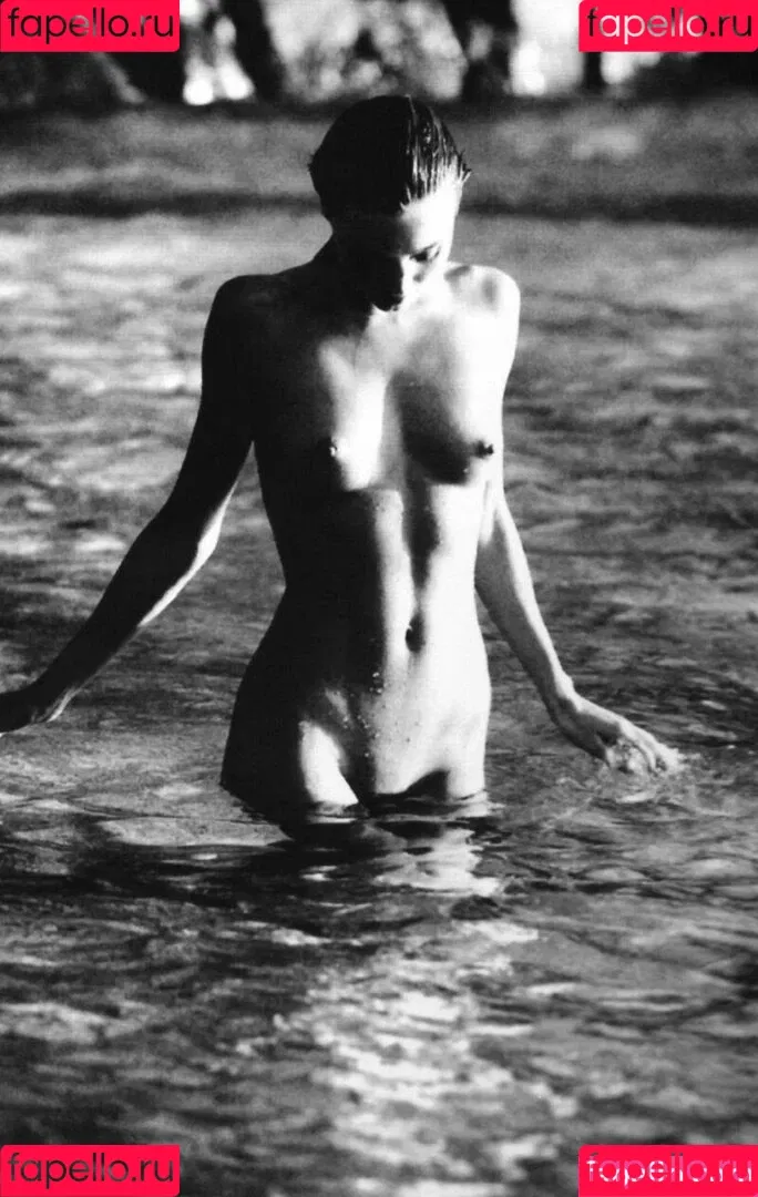 Miranda Kerr / mirandakerr / tsmirandakerr Onlyfans Photo Gallery 