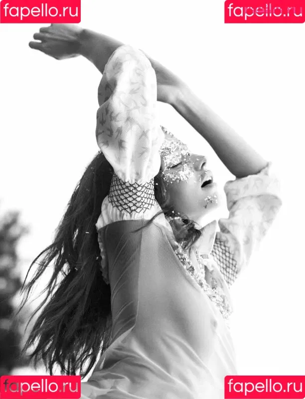 Miranda Kerr / mirandakerr / tsmirandakerr Onlyfans Photo Gallery 